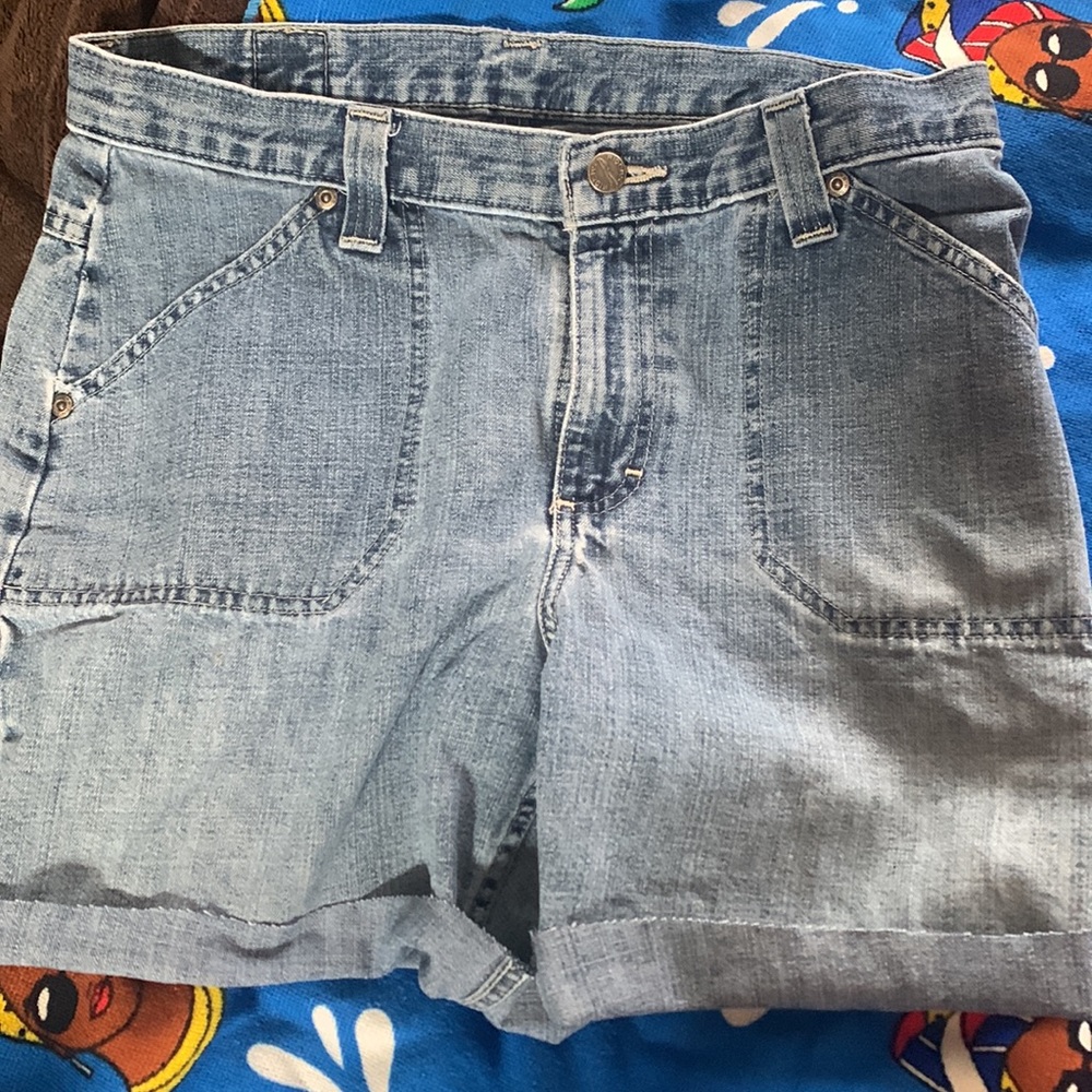 Lee Riders Cut-Off Jean Shorts! 🧢🩴 - Picture 4 of 7
